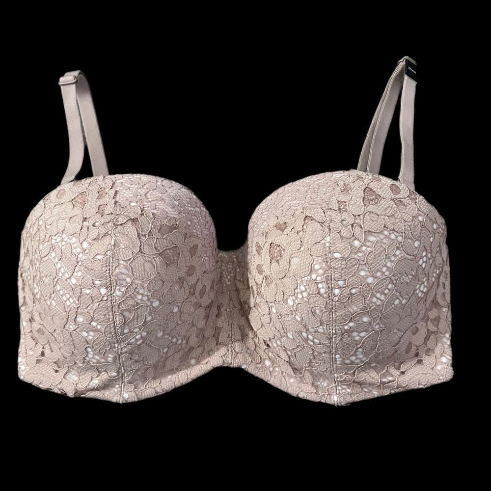 Victoria’s Secret Body Supersoft Lined strapless lace bra